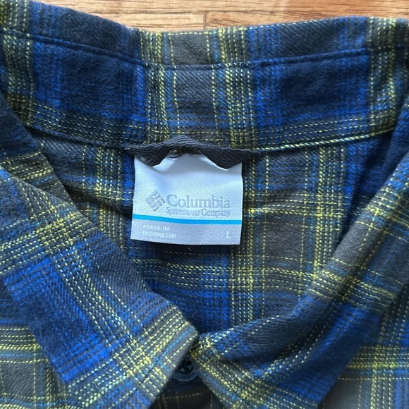 Columbia Long Sleeve Flannel Button Down - Picture 3 of 6